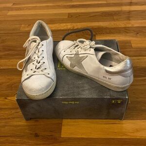 Piranha Women’s White Sneakers Size 38